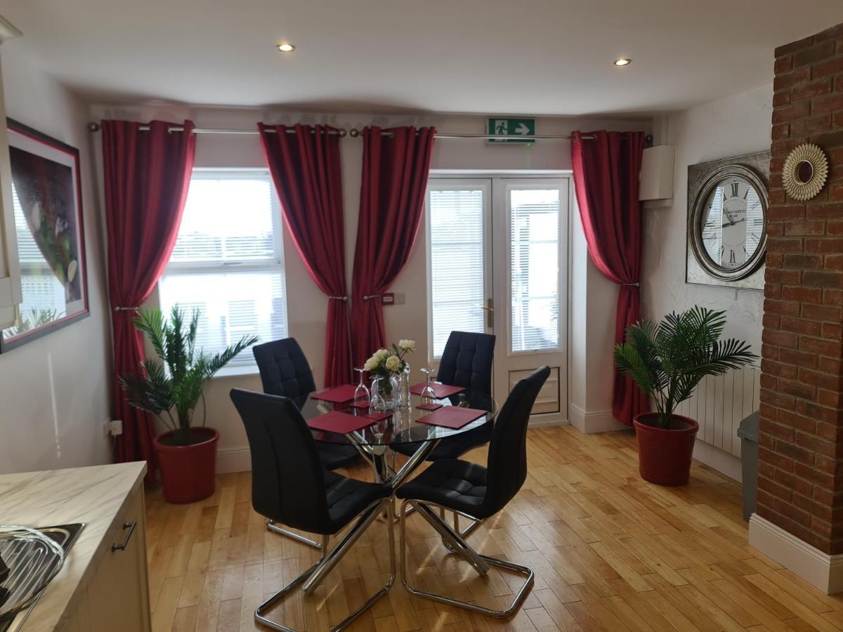נאבאן Dunderry Lodge Self Catering Family Lodges מראה חיצוני תמונה